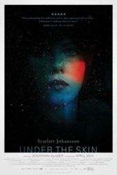 Film / Regne Unit - Suïssa (2013) / Direcció: Jonathan Glazer
Una misteriosa dona, passeja pels carrers d'Escòcia, arrossegant a homes solitaris i confiats a un destí fatal... Embolcallada en una atmosfera fosca i opressiva, potenciada amb una banda sonora que fa feredat i una interpretació magistral de Scarlett Johansson, Jonathan Glazer ens ofereix una pel·lícula hipnòtica i surrealista, que cal veure amb calma i paladejar cada minut, per gaudir-la plenament. Molt recomanable.